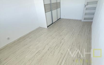 KOMPLETNE PREROBENÝ 3- izbový byt, Hlohovec