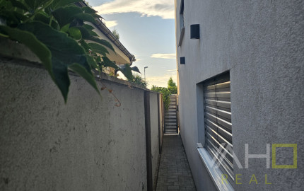 PREDAJ Moderný rodinný dom s premysleným dizajnom, nadštandardným vybavením Trnava – Dúhová ulica