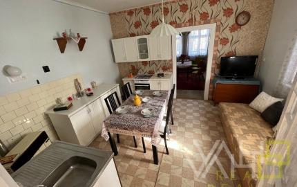 Veľký pozemok až 1699m2, samostatne stojaci RD, všetky IS, Hlohovec- časť Šulekovo