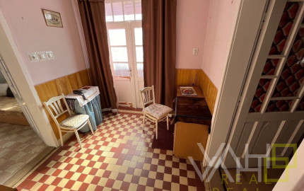 Veľký pozemok až 1699m2, samostatne stojaci RD, všetky IS, Hlohovec- časť Šulekovo