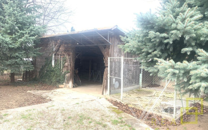 Veľký pozemok až 1699m2, samostatne stojaci RD, všetky IS, Hlohovec- časť Šulekovo