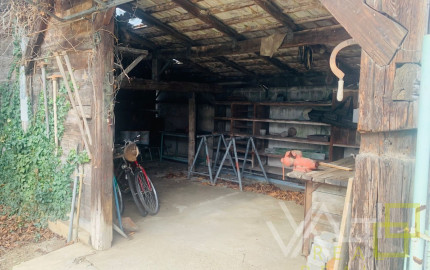 Veľký pozemok až 1699m2, samostatne stojaci RD, všetky IS, Hlohovec- časť Šulekovo