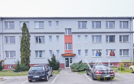 Prenájom kancelárskych  priestorov, parkovanie v areáli,  Trstínska ul., Trnava