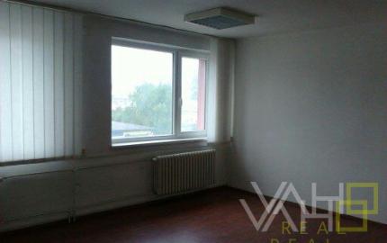 Prenájom kancelárskych  priestorov, parkovanie v areáli,  Trstínska ul., Trnava