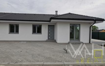 VAHOreal*NOVOSTAVBA, SUPER CENA, 3 -izb. rodinný dom, Dubovany