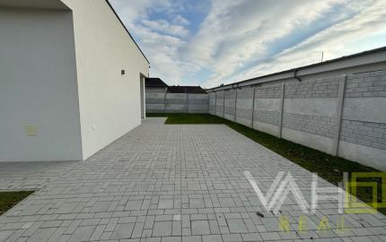 SKOLAUDOVANÁ MODERNÁ NOVOSTAVBA 4IZB. RODINNÉHO DOMU V OBCI JELKA