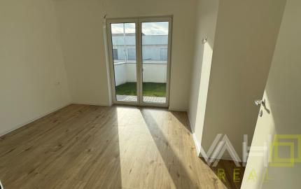 SKOLAUDOVANÁ MODERNÁ NOVOSTAVBA 4IZB. RODINNÉHO DOMU V OBCI JELKA