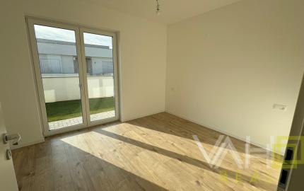 SKOLAUDOVANÁ MODERNÁ NOVOSTAVBA 4IZB. RODINNÉHO DOMU V OBCI JELKA