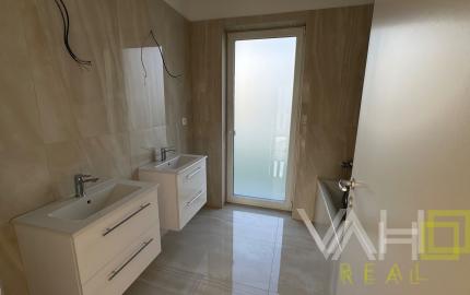 SKOLAUDOVANÁ MODERNÁ NOVOSTAVBA 4IZB. RODINNÉHO DOMU V OBCI JELKA