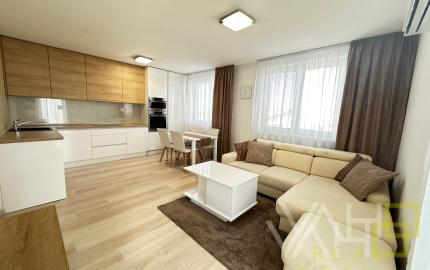 VAHOreal* PRENAJATÉ !* ŠTÝLOVÉ BÝVANIE LEN NA SKOK OD TRNAVY – 2-IZBOVÝ BYT S TERASOU A PARKOVANÍM V BIELOM KOSTOLE!