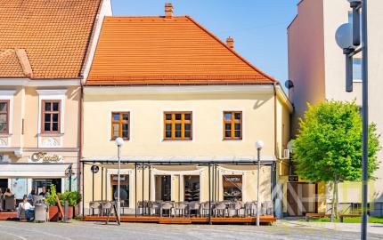 NA PRENÁJOM 2-izbový kancelársky priestor na Trojičnom námestí, Trnava