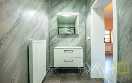 NA PRENÁJOM 2 - izbový kancelársky priestor na Trojičnom námestí !