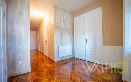 NA PRENÁJOM 2 - izbový kancelársky priestor na Trojičnom námestí !