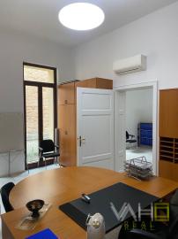 Prenájom  exkluzívnych kancelárskych priestorov v centre Trnavy na ul. Hviezdoslavova