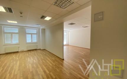 KANCELÁRSKE PRIESTORI PRIAMO V CENTRE, výmera 188,87 m2,Hviezdoslavova, Trnava