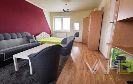 ZĽAVA 20 000 €! Dvojgeneračný rodinný dom v centre Majcichova – bývanie aj investičná príležitosť