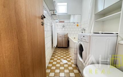 ZĽAVA 20 000 €! Dvojgeneračný rodinný dom v centre Majcichova – bývanie aj investičná príležitosť