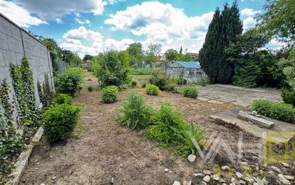 ZĽAVA 20 000 €! Dvojgeneračný rodinný dom v centre Majcichova – bývanie aj investičná príležitosť