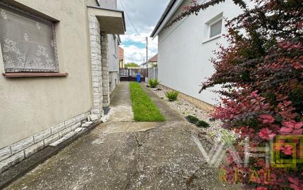 ZĽAVA 20 000 €! Dvojgeneračný rodinný dom v centre Majcichova – bývanie aj investičná príležitosť