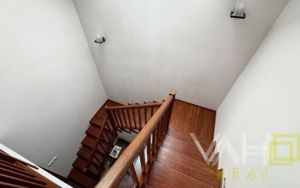 Na predaj priestranný 5-izbový rodinný dom s altánkom a krásnou záhradou v obci Čataj