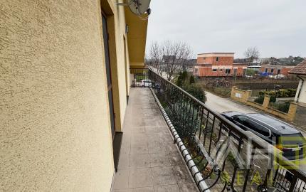 Na predaj priestranný 5-izbový rodinný dom s altánkom a krásnou záhradou v obci Čataj