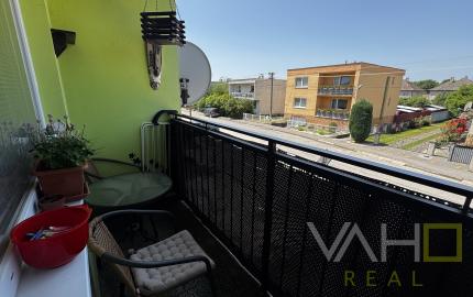 REZERVOVANÉ!!! 3‑izbový byt (85 m²) s garážou a loggiou v  obci Hrádok