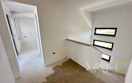 VAHOreal* EXKLUZÍVNE IBA u NÁS!! 4 LUXUSNÉ RD s BAZÉNOM v CHORVÁTSKU