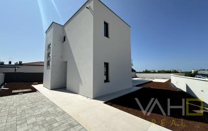 VAHOreal* EXKLUZÍVNE IBA u NÁS!! 4 LUXUSNÉ RD s BAZÉNOM v CHORVÁTSKU