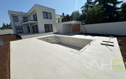 VAHOreal* EXKLUZÍVNE IBA u NÁS!! 4 LUXUSNÉ RD s BAZÉNOM v CHORVÁTSKU