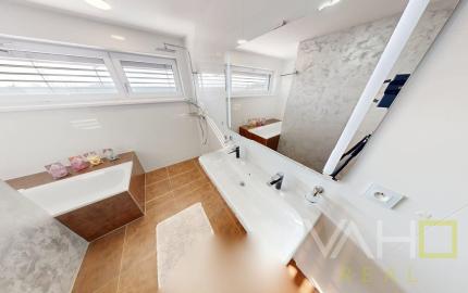 ,,PREDANÝ ,,  Moderná novostavba vo Vlčkovciach