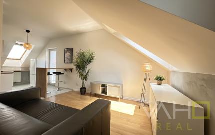 PREDANÉ! Kompletne zariadený 1,5 - izbový byt s parkingom v Bielom Kostole