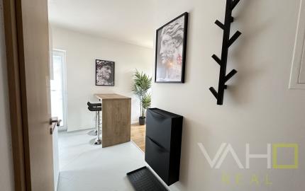 PREDANÉ! Kompletne zariadený 1,5 - izbový byt s parkingom v Bielom Kostole