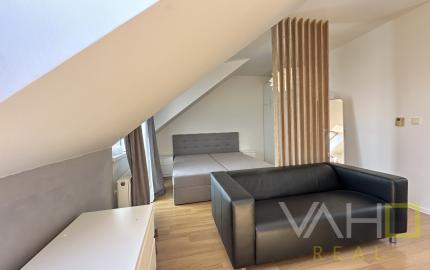 PREDANÉ! Kompletne zariadený 1,5 - izbový byt s parkingom v Bielom Kostole