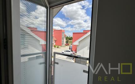 PREDANÉ! Kompletne zariadený 1,5 - izbový byt s parkingom v Bielom Kostole