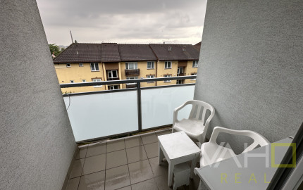 Prenájom 1-izbového bytu s loggiou – Na Hlinách, Trnava