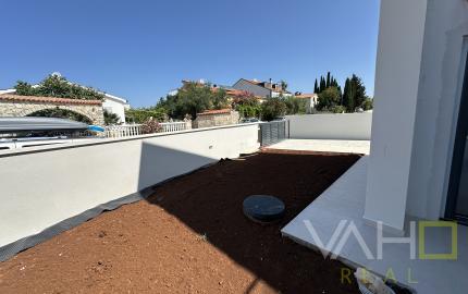 EXKLUZÍVNE IBA u NÁS!! 4 LUXUSNÉ RD s BAZÉNOM v CHORVÁTSKU