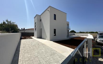 EXKLUZÍVNE IBA u NÁS!! 4 LUXUSNÉ RD s BAZÉNOM v CHORVÁTSKU