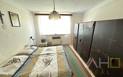 Rodinný dom s veľkým pozemkom a potenciálom – Siladice