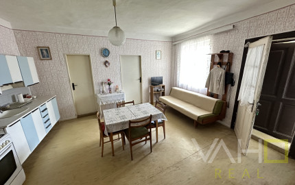 Rodinný dom s veľkým pozemkom a potenciálom – Siladice