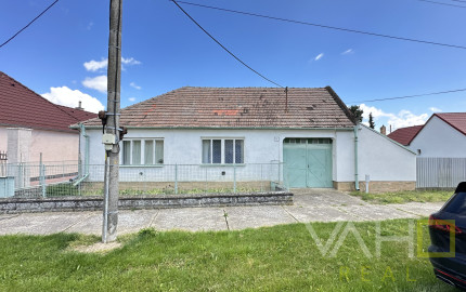 Rodinný dom s veľkým pozemkom a potenciálom – Siladice