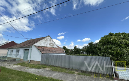 Rodinný dom s veľkým pozemkom a potenciálom – Siladice