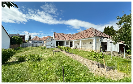 Rodinný dom s veľkým pozemkom a potenciálom – Siladice