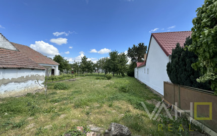 Rodinný dom s veľkým pozemkom a potenciálom – Siladice