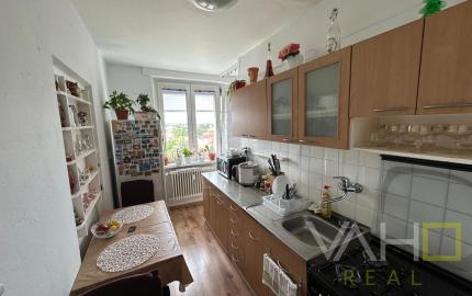 ,,ÚSPEŠNÝ predaj ,,  3i byt s balkónom, Hospodárska