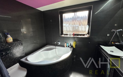 ,,ZNÍŽENÁ CENA ,,NA PREDAJ Luxusný rodinný dom