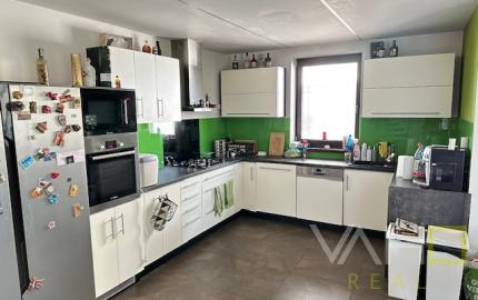 ,,ZNÍŽENÁ CENA ,,NA PREDAJ Luxusný rodinný dom