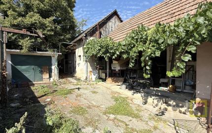 🏡PREDANÉ !!! Rodinný dom s veľkým pozemkom v obci Kátlovce