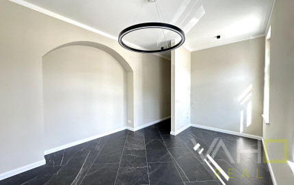 LUXUSNÝ PRENÁJOM KANCELÁRSKYCH PRIESTOROV – TRNAVA, NÁMESTIE SNP