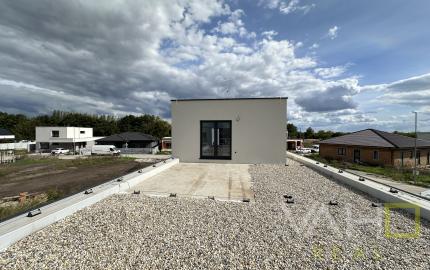 Exkluzívny 5-izbový rodinný dom s garážou a terasou – Biely Kostol pri Trnave