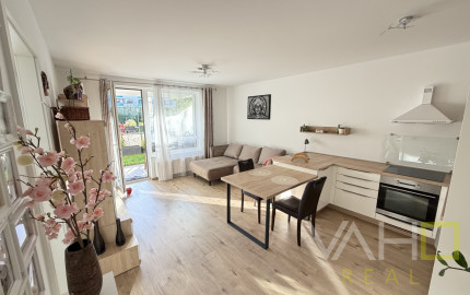 Na prenájom moderný 2-izbový byt s vlastnou predzáhradkou a terasou – Arboria, Trnava